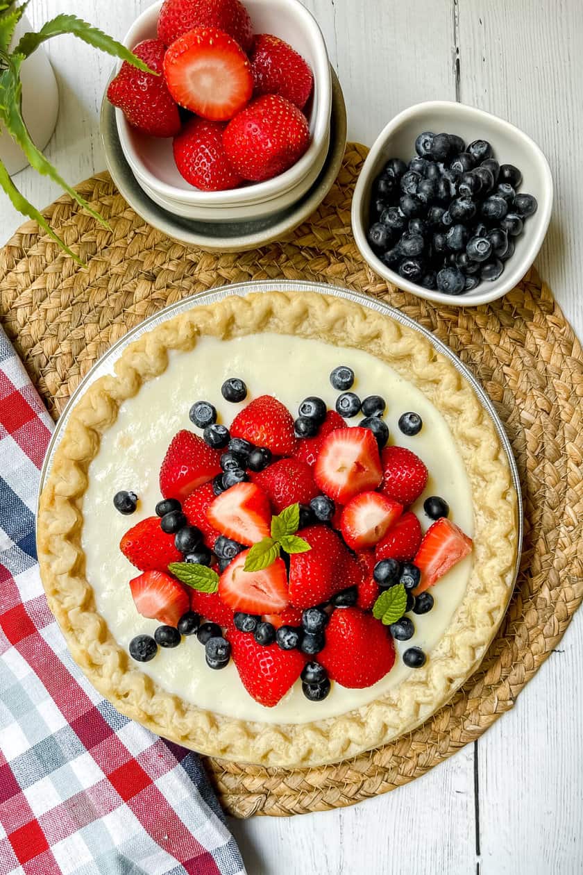 Summer Berry Vanilla Pudding Pie - 31 Daily